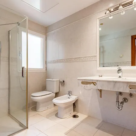 Alhambra 6 Bedroom Pool & Views Villa *